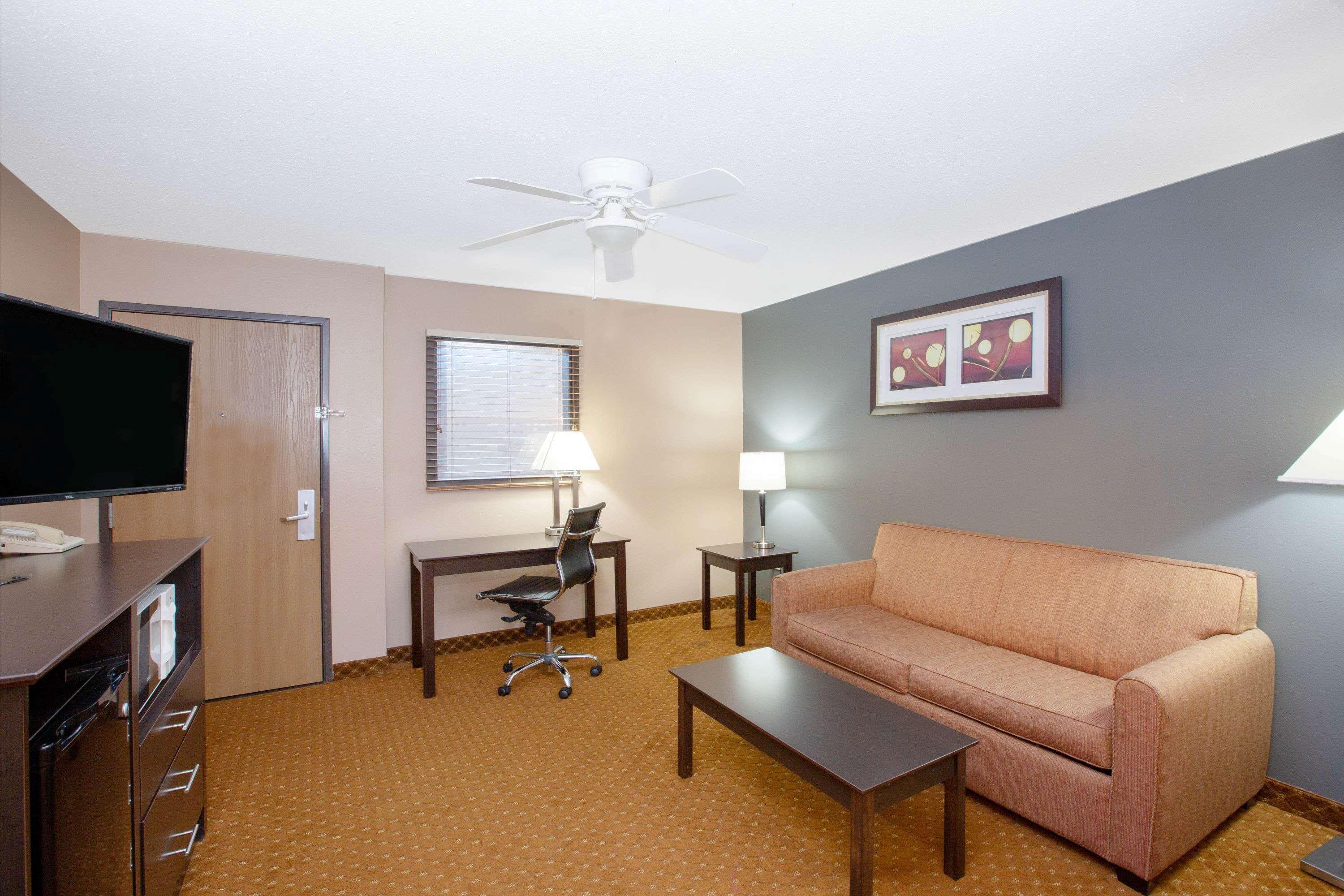 Americinn By Wyndham Coralville Exteriér fotografie